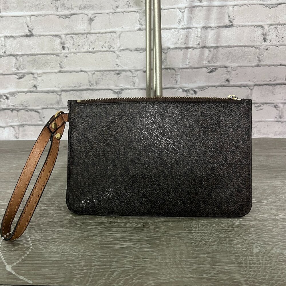 Michael Kors Jetset Wristlet Wallet